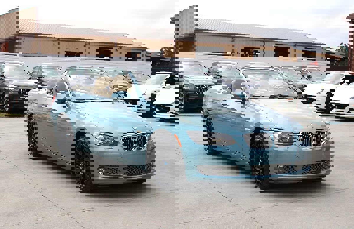 Used 2008 BMW 335i Convertible image 16