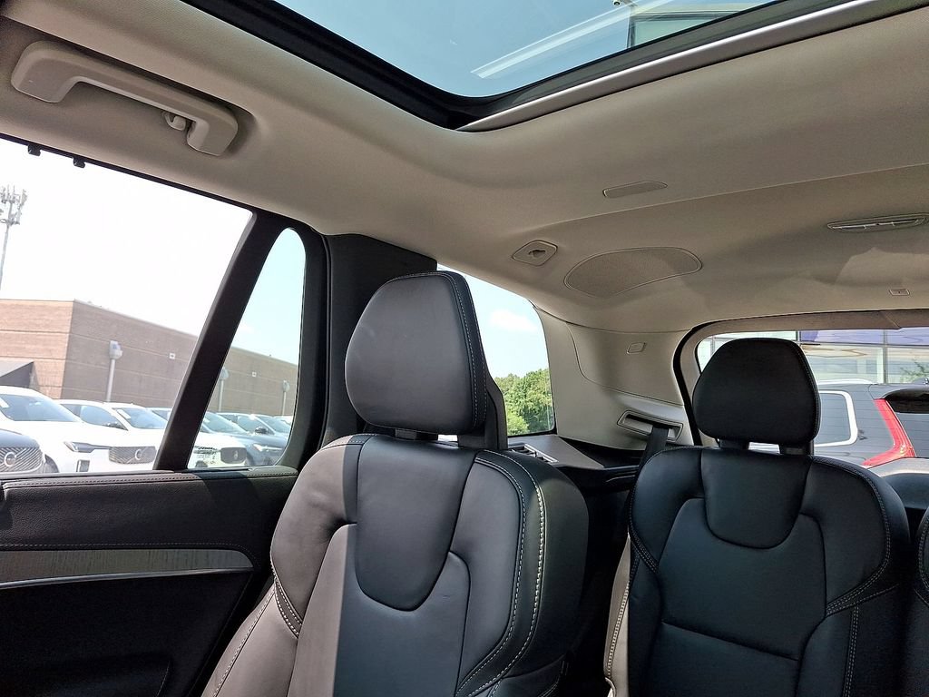 Certified 2025 Volvo XC90 B6 Ultra w/ Protection Package Premier AWD/4WD image 12