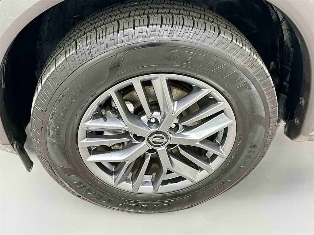 Used 2023 Nissan Rogue S image 30