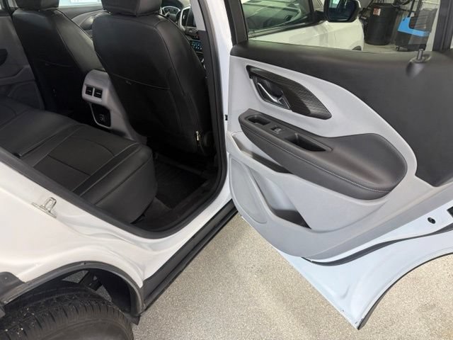 Used 2022 GMC Terrain SLE w/ Driver Convenience Package AWD/4WD image 19