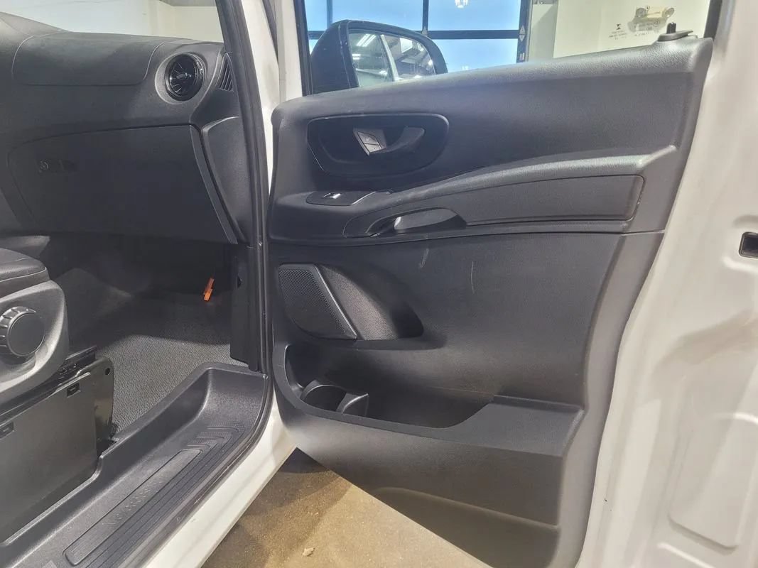 Used 2022 Mercedes-Benz Metris image 33