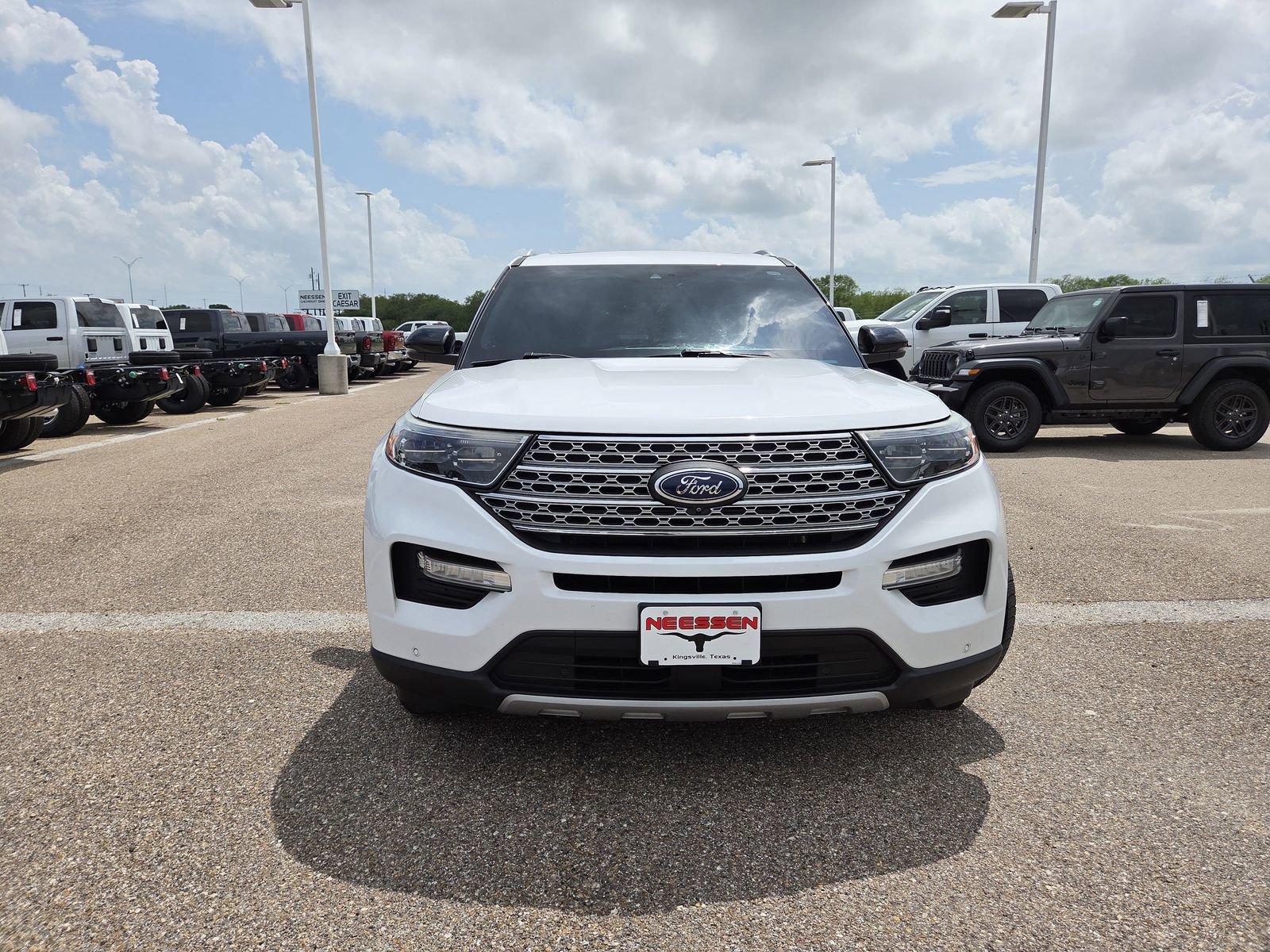 Used 2020 Ford Explorer Limited RWD image 2