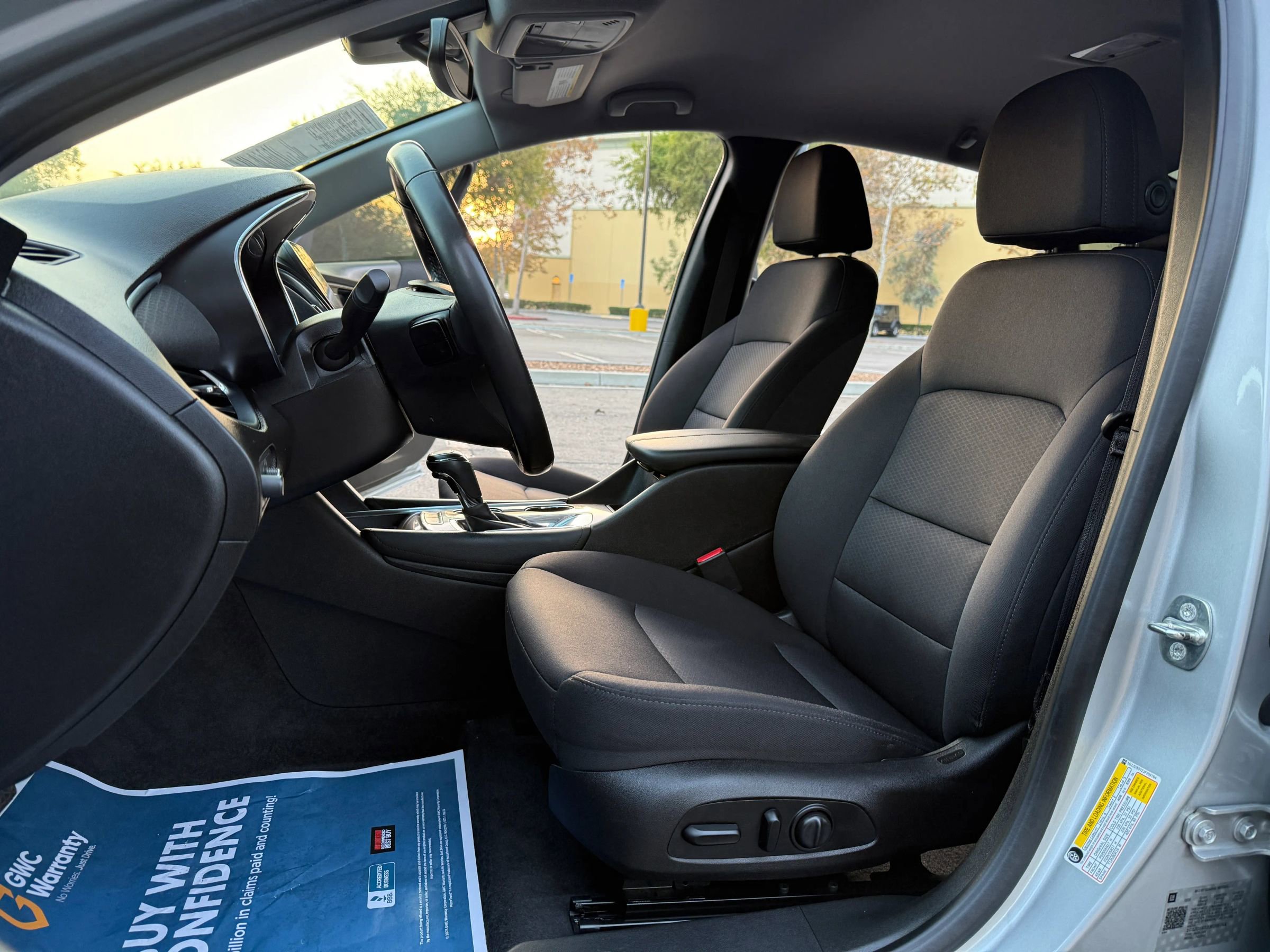 Used 2018 Chevrolet Malibu LT w/ Driver Confidence Package image 12