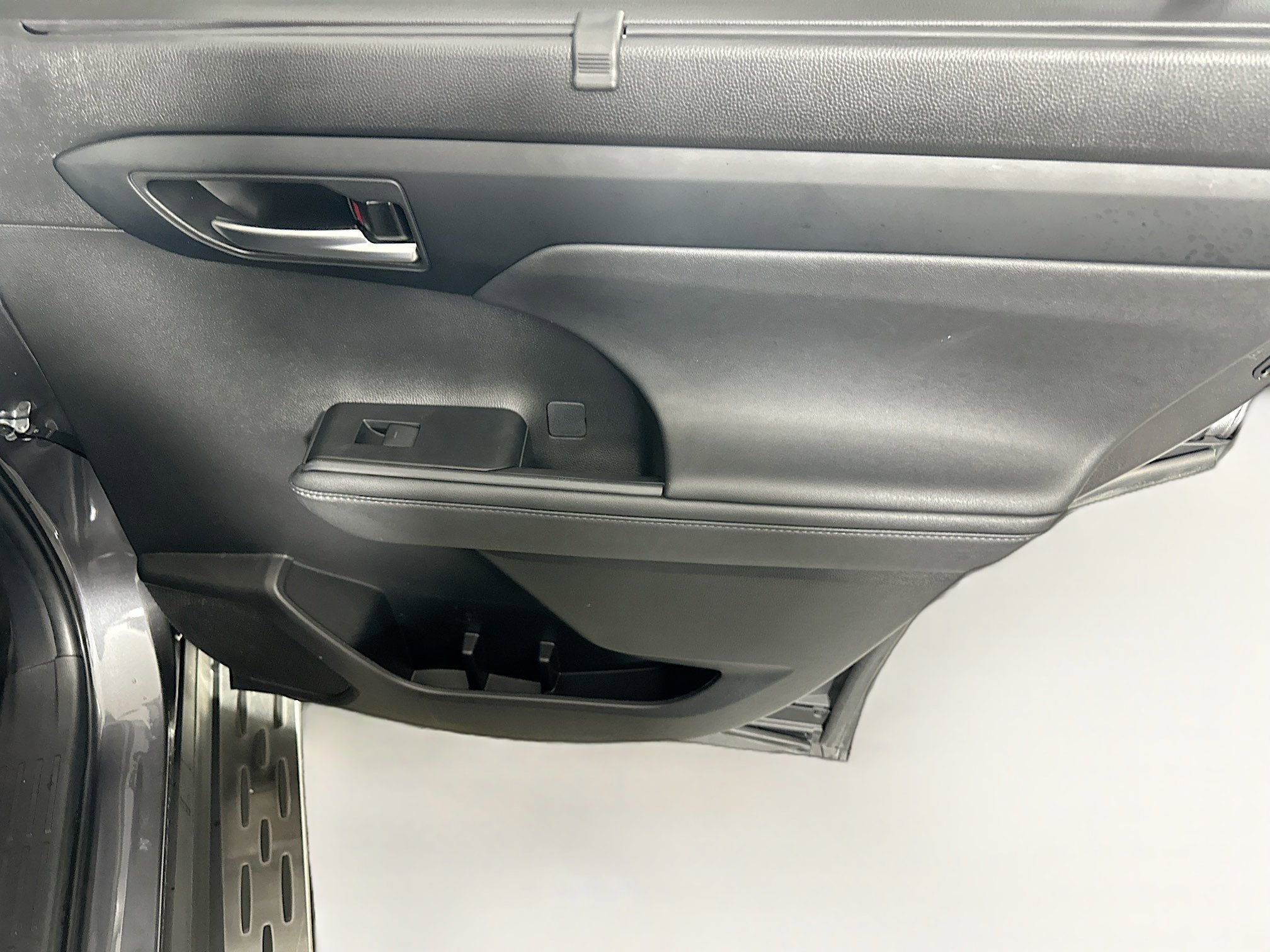 Used 2024 Toyota Highlander XLE image 30