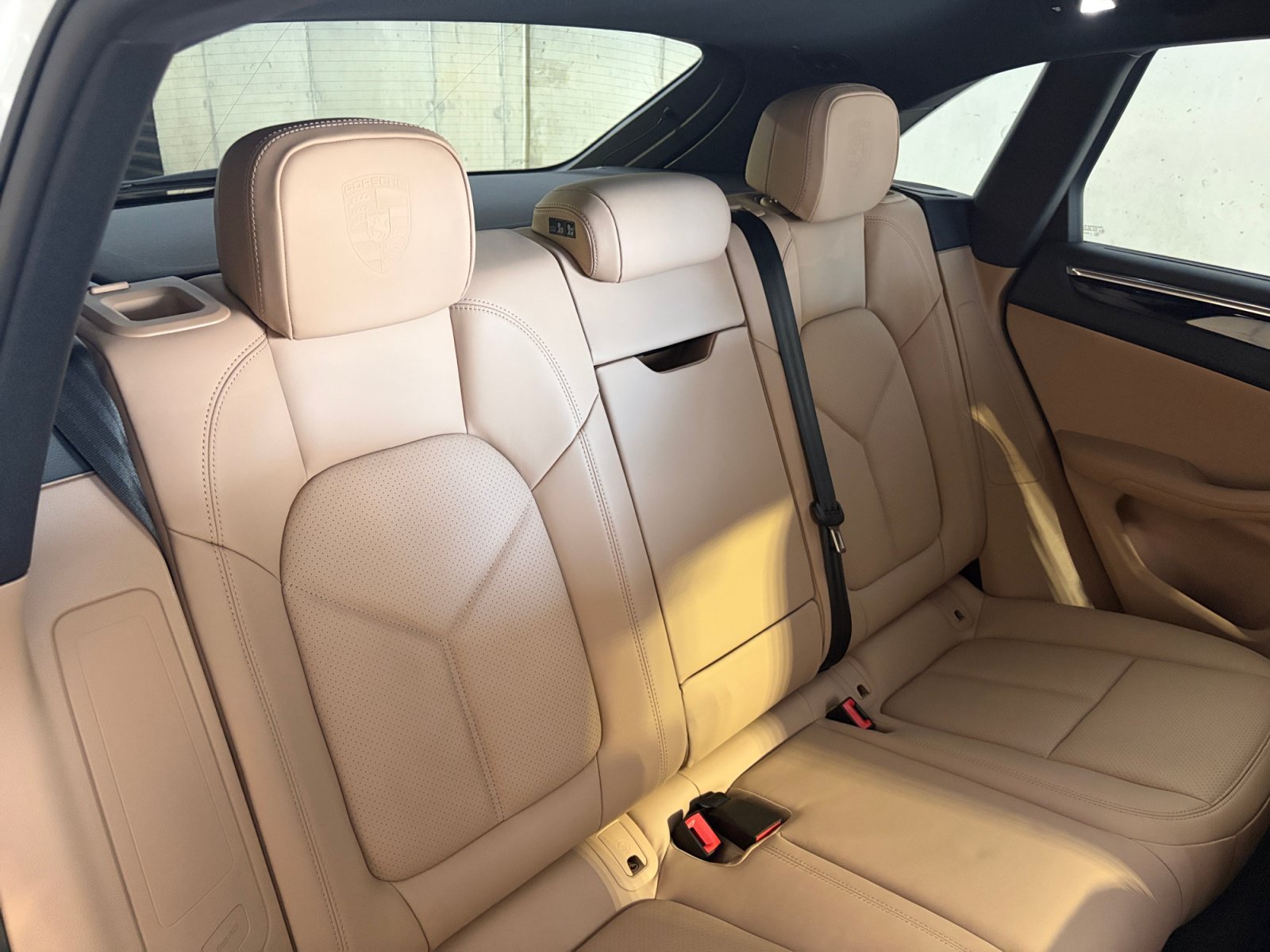 Certified 2026 Porsche Macan AWD/4WD image 27