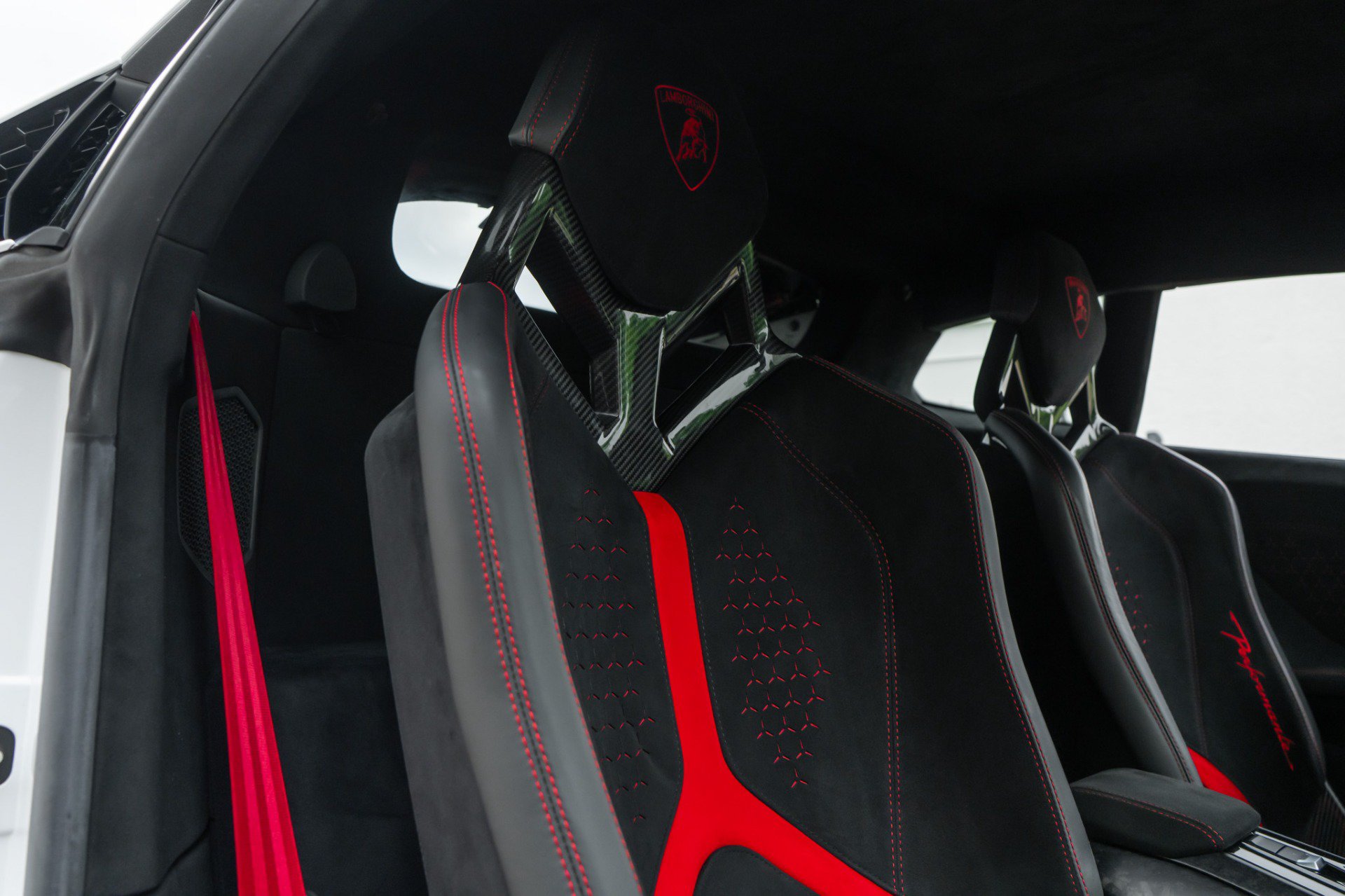 Used 2018 Lamborghini Huracan Performante AWD/4WD image 28