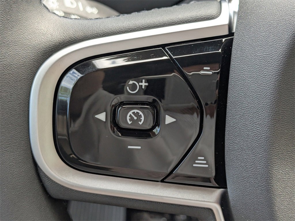 New 2026 Volvo XC90 B6 Plus w/ Protection Package Premier image 28