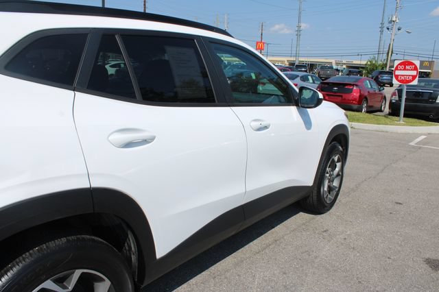 Used 2024 Chevrolet Trax LT w/ Driver Confidence Package FWD image 44