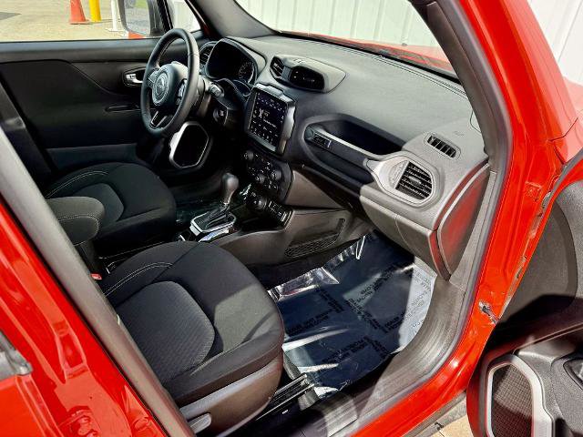 Used 2021 Jeep Renegade Latitude image 18