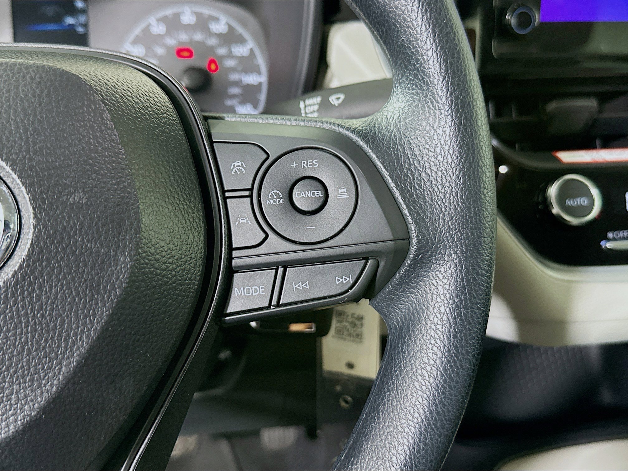 Used 2025 Toyota Corolla LE image 17