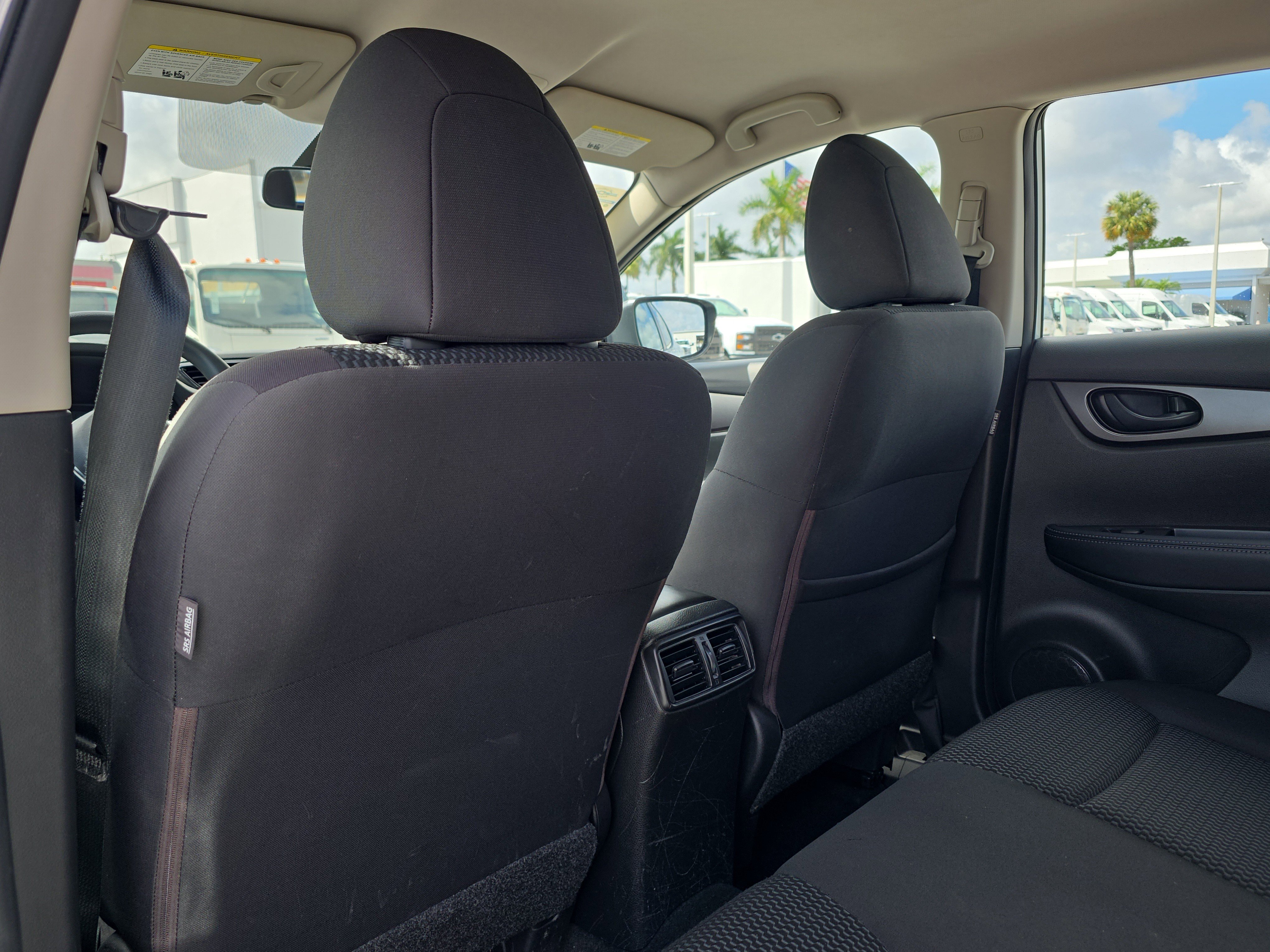 Used 2020 Nissan Rogue Sport S image 16