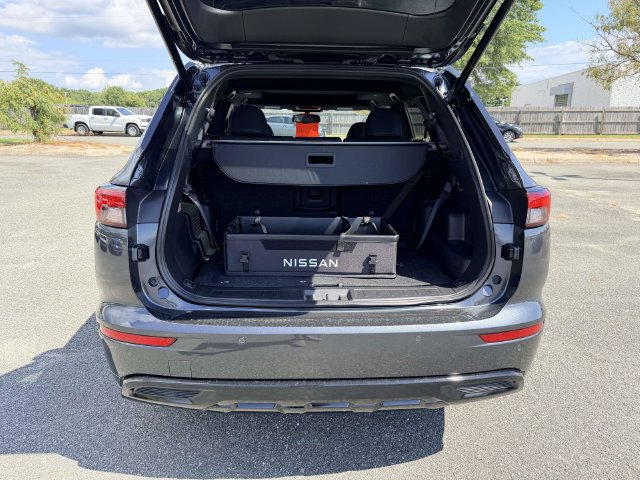 Used 2026 Nissan Rogue Platinum w/ Family Package AWD/4WD image 12