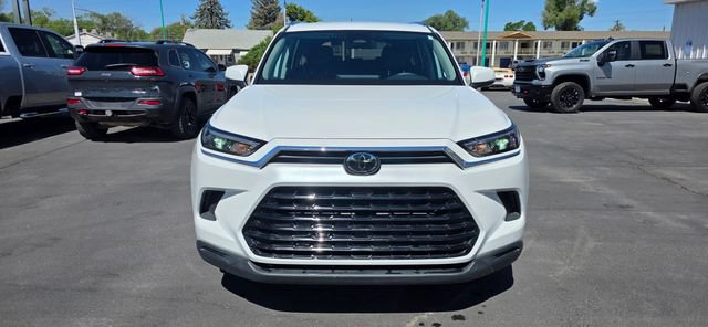 Used 2025 Toyota Grand Highlander AWD image 3