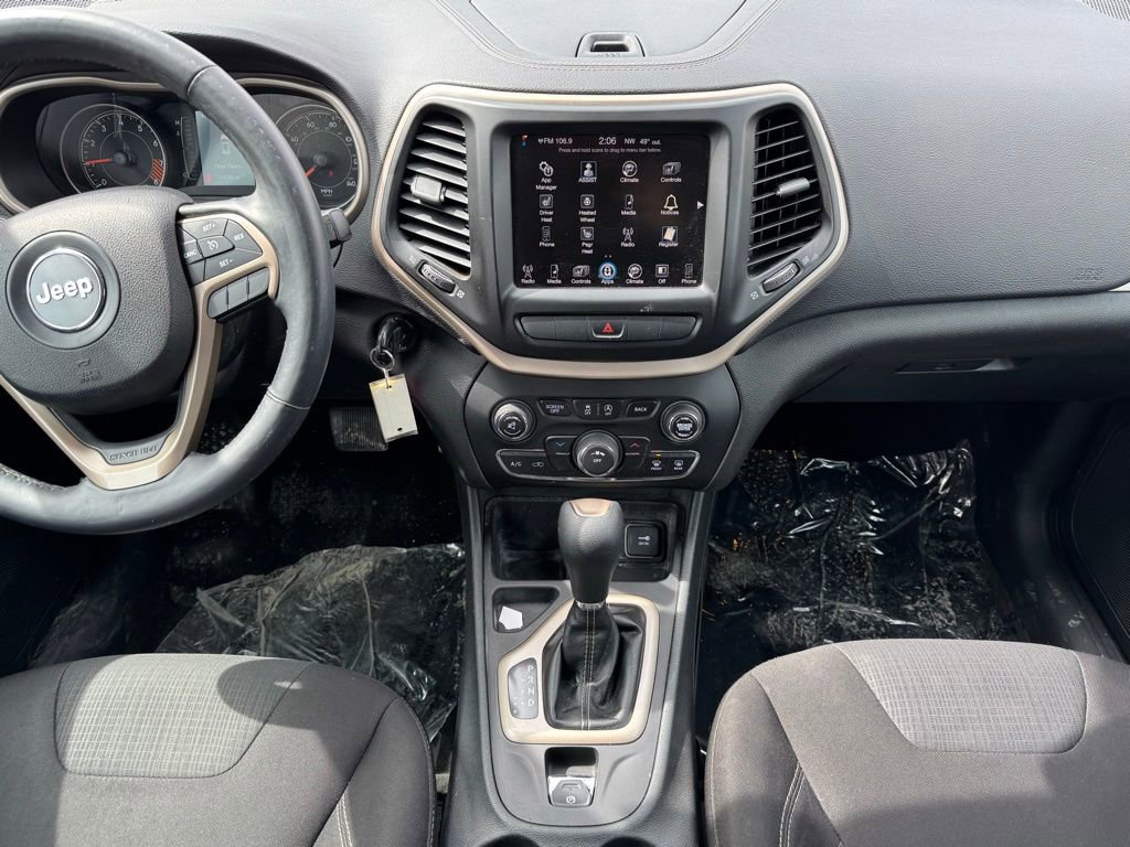 Used 2015 Jeep Cherokee Latitude w/ Cold Weather Group image 4