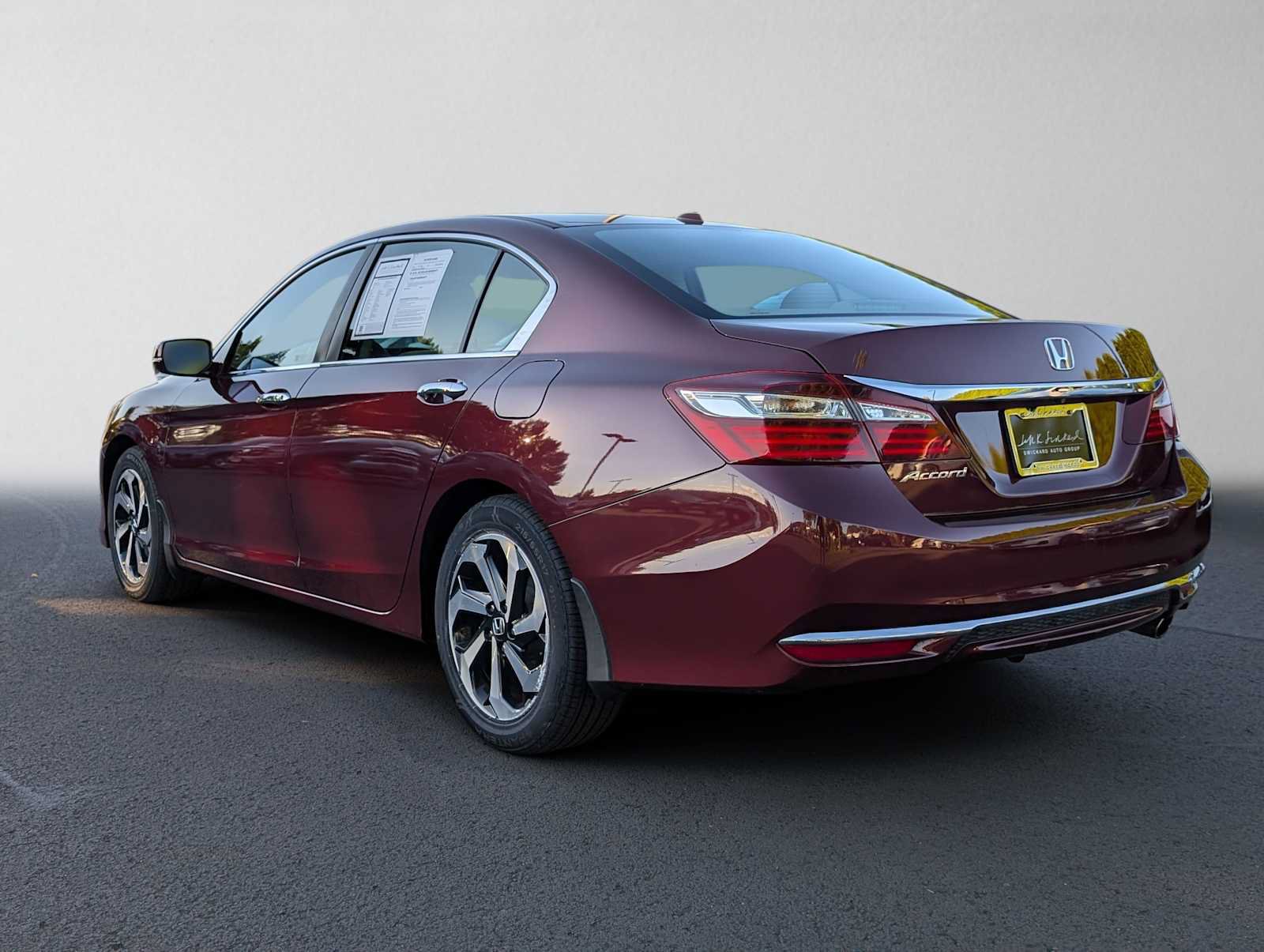 Used 2017 Honda Accord EX image 5