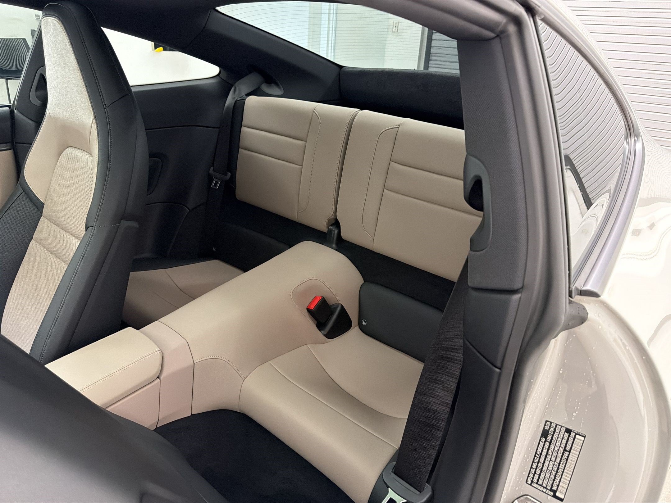 Certified 2025 Porsche 911 Carrera RWD image 31