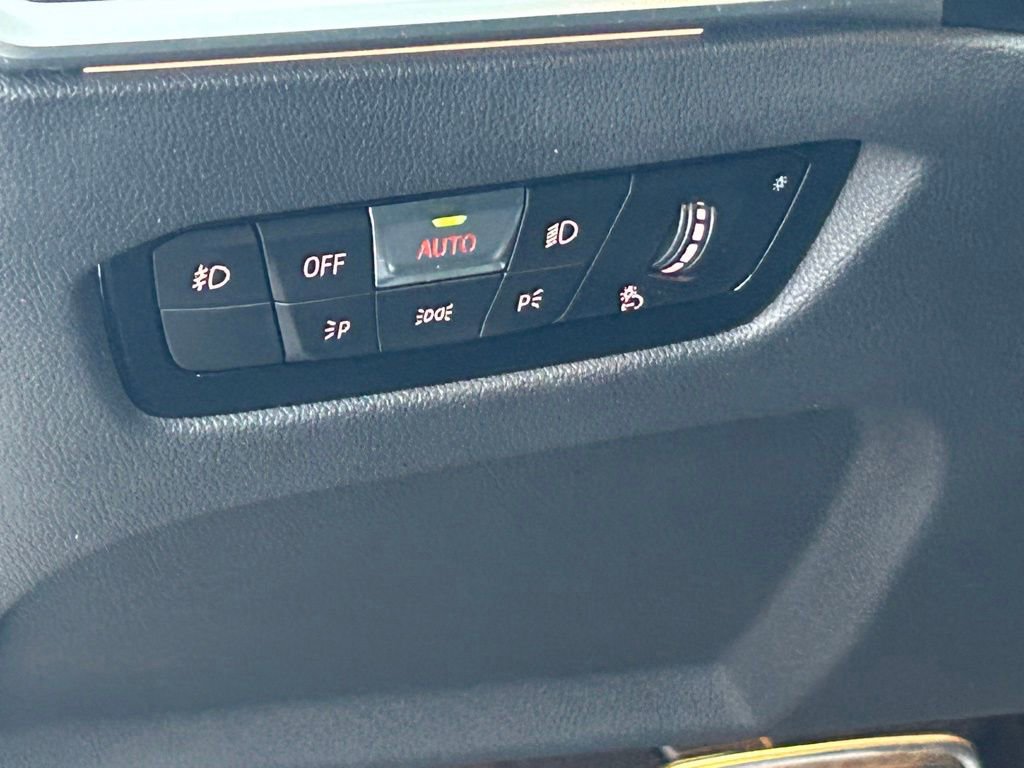 Used 2024 BMW 430i Coupe w/ M Sport Package image 32