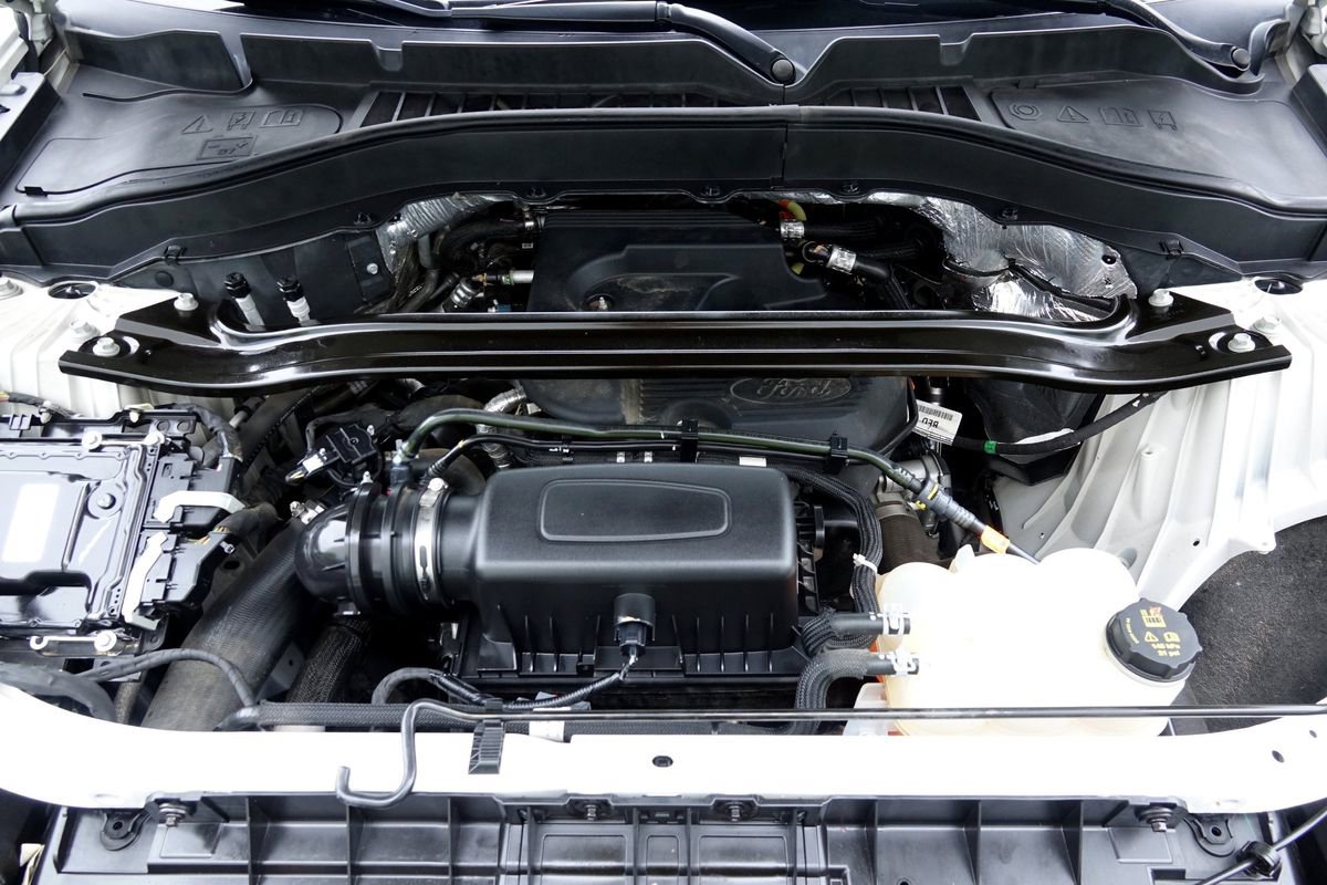 Used 2020 Ford Explorer Limited w/ Class III Trailer Tow Package RWD image 37