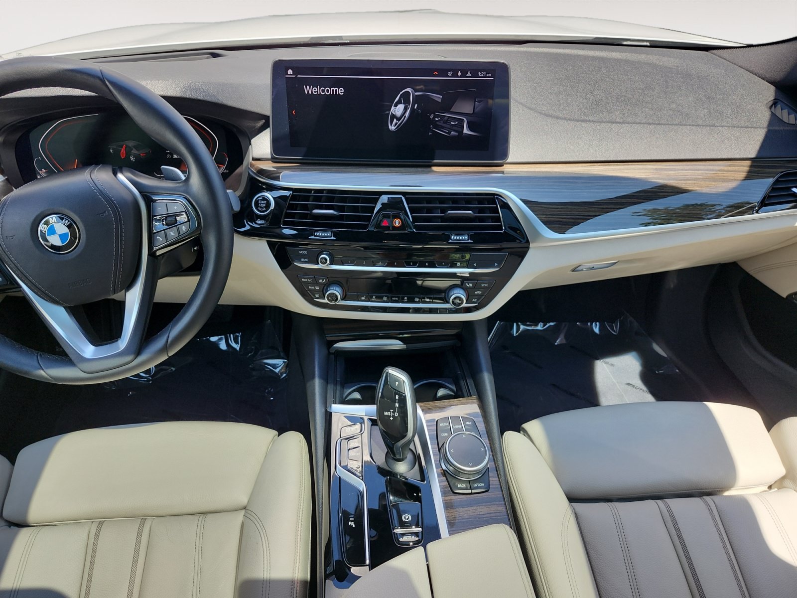 Used 2021 BMW 530i w/ Premium Package RWD image 11