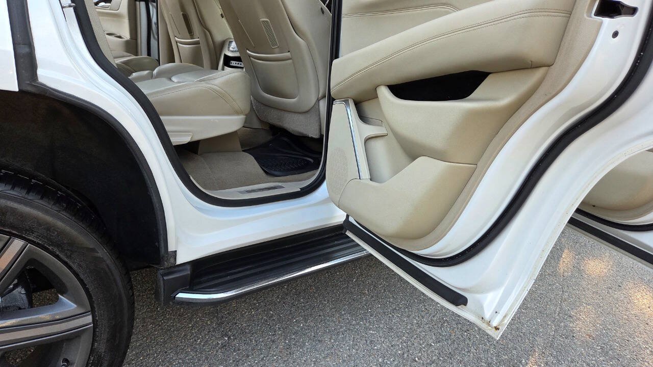 Used 2017 Cadillac Escalade Luxury AWD/4WD image 54