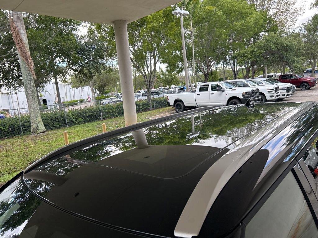 New 2025 Mitsubishi Outlander SEL image 16