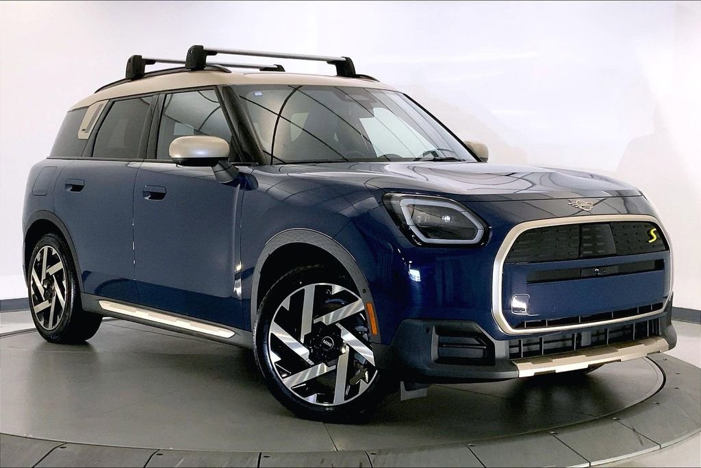 Certified 2025 MINI Cooper Countryman SE w/ Comfort Package Max image 1