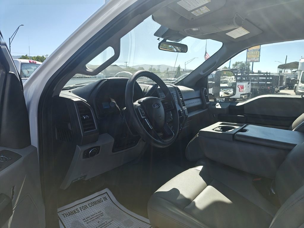 Used 2020 Ford F250 XL w/ Power Equipment Group image 4