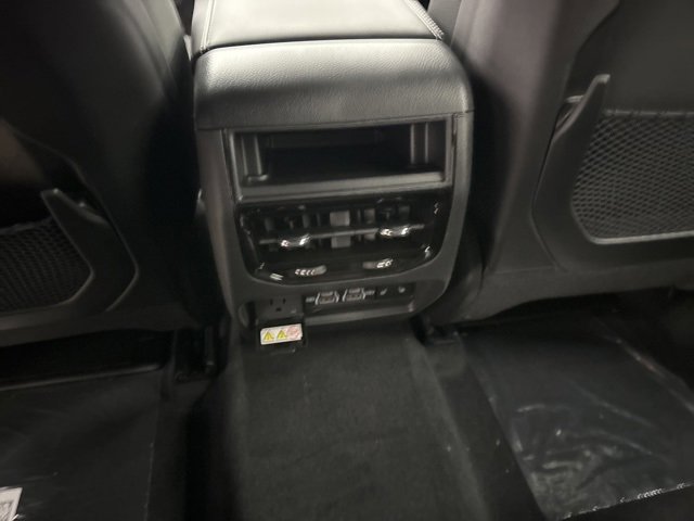 New 2025 Jeep Grand Cherokee Limited w/ Black Appearance Package image 8