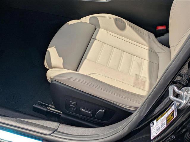 Used 2025 BMW 330i Sedan w/ Premium Package image 4