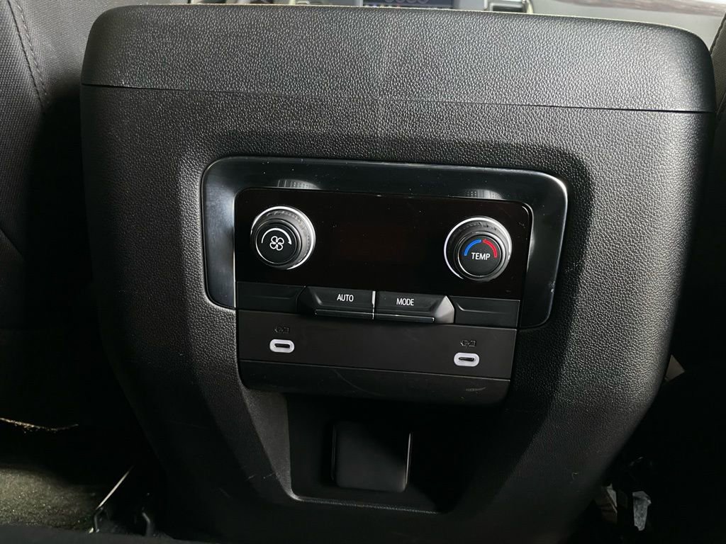 Used 2024 Chevrolet Tahoe LS image 28