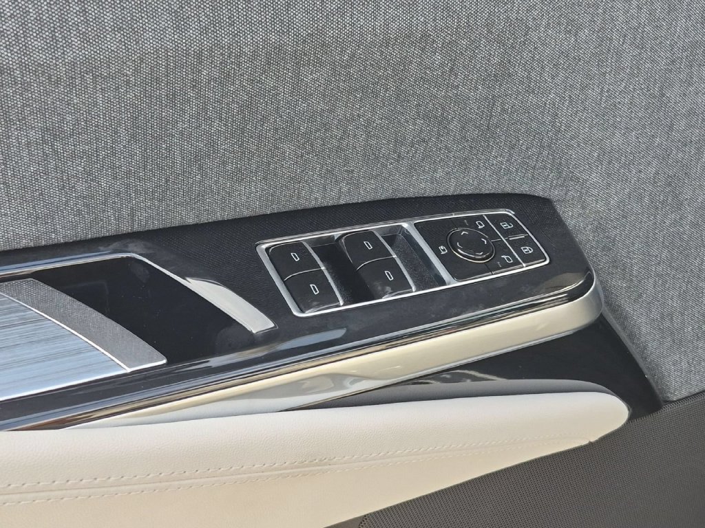 New 2026 Cadillac Escalade Platinum Sport w/ LPO, ONYX Package AWD/4WD image 22