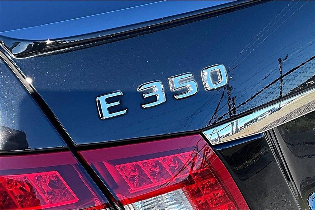 Used 2012 Mercedes-Benz E 350 4MATIC Sedan image 8