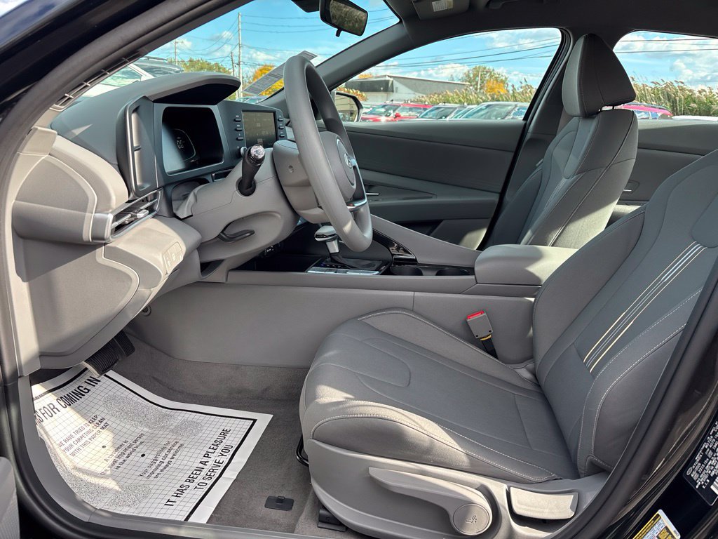 New 2026 Hyundai Elantra Hybrid FWD image 15