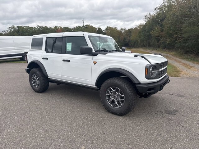 New 2025 Ford Bronco Badlands image 2