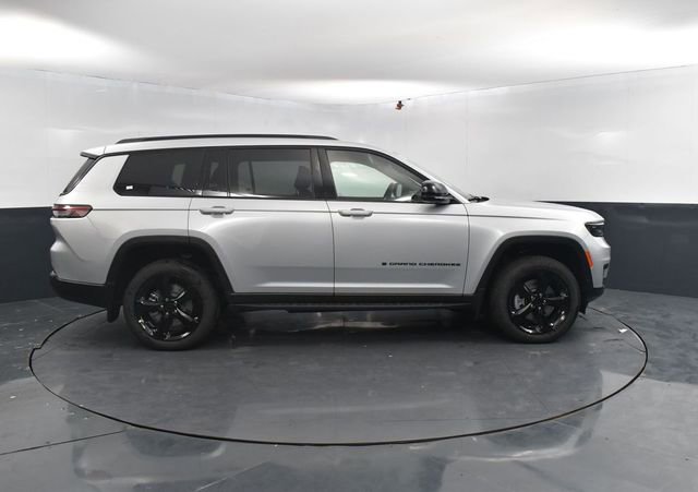 New 2025 Jeep Grand Cherokee L Altitude image 11