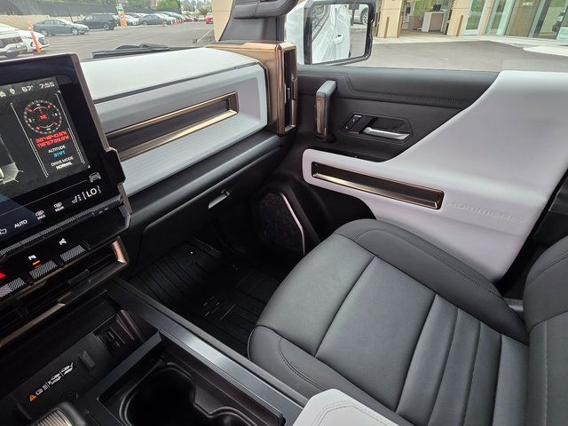 Used 2025 GMC Hummer EV 2X image 43