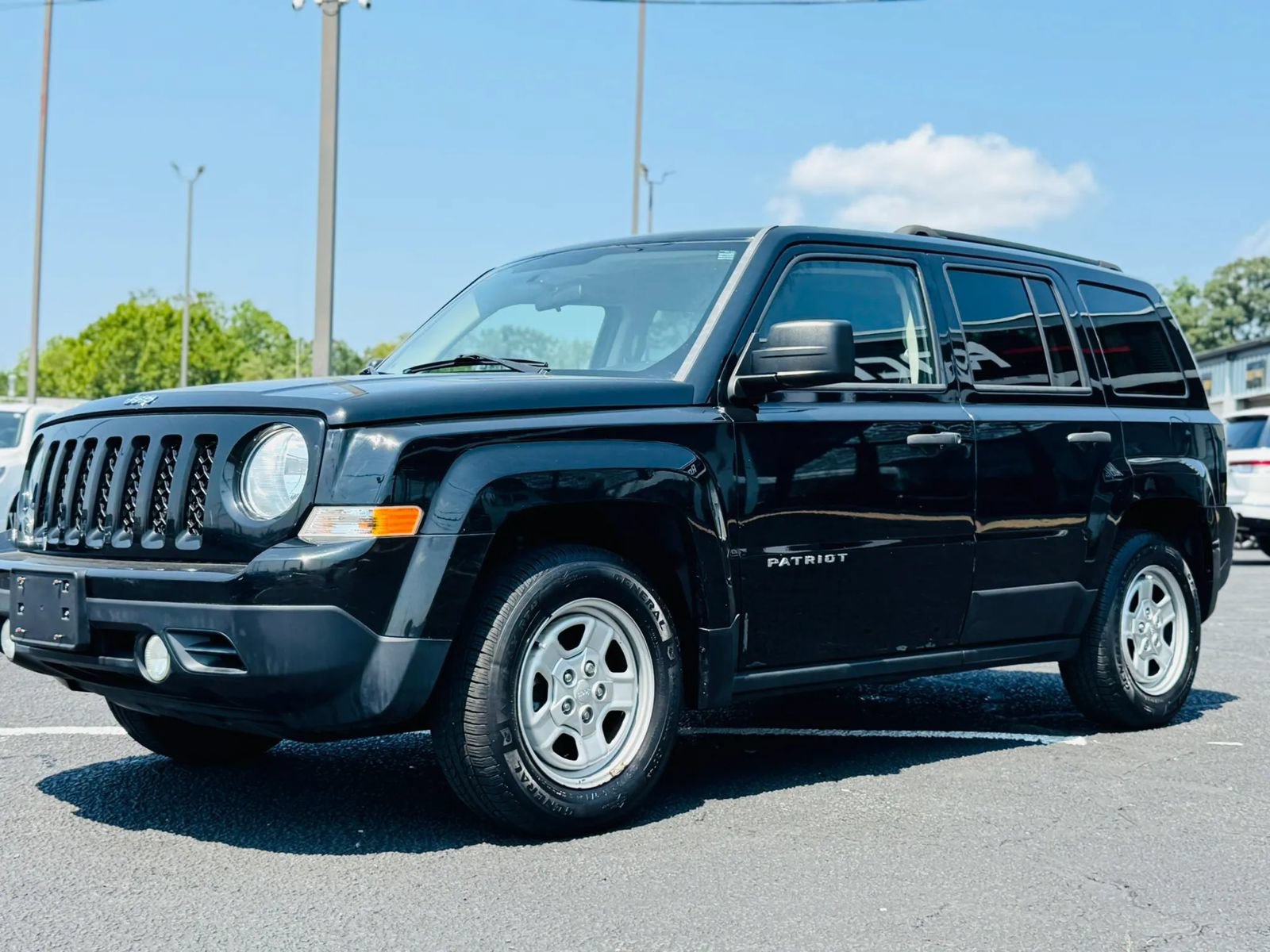 Used 2015 Jeep Patriot Sport FWD image 2