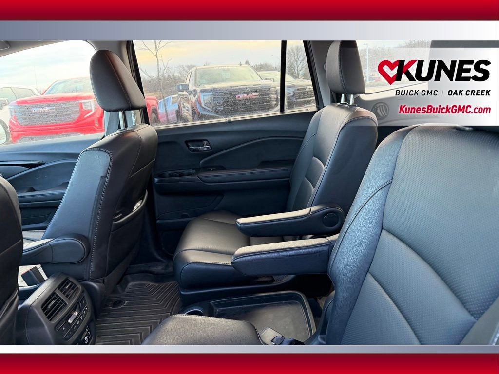 Used 2021 Honda Pilot Touring image 7