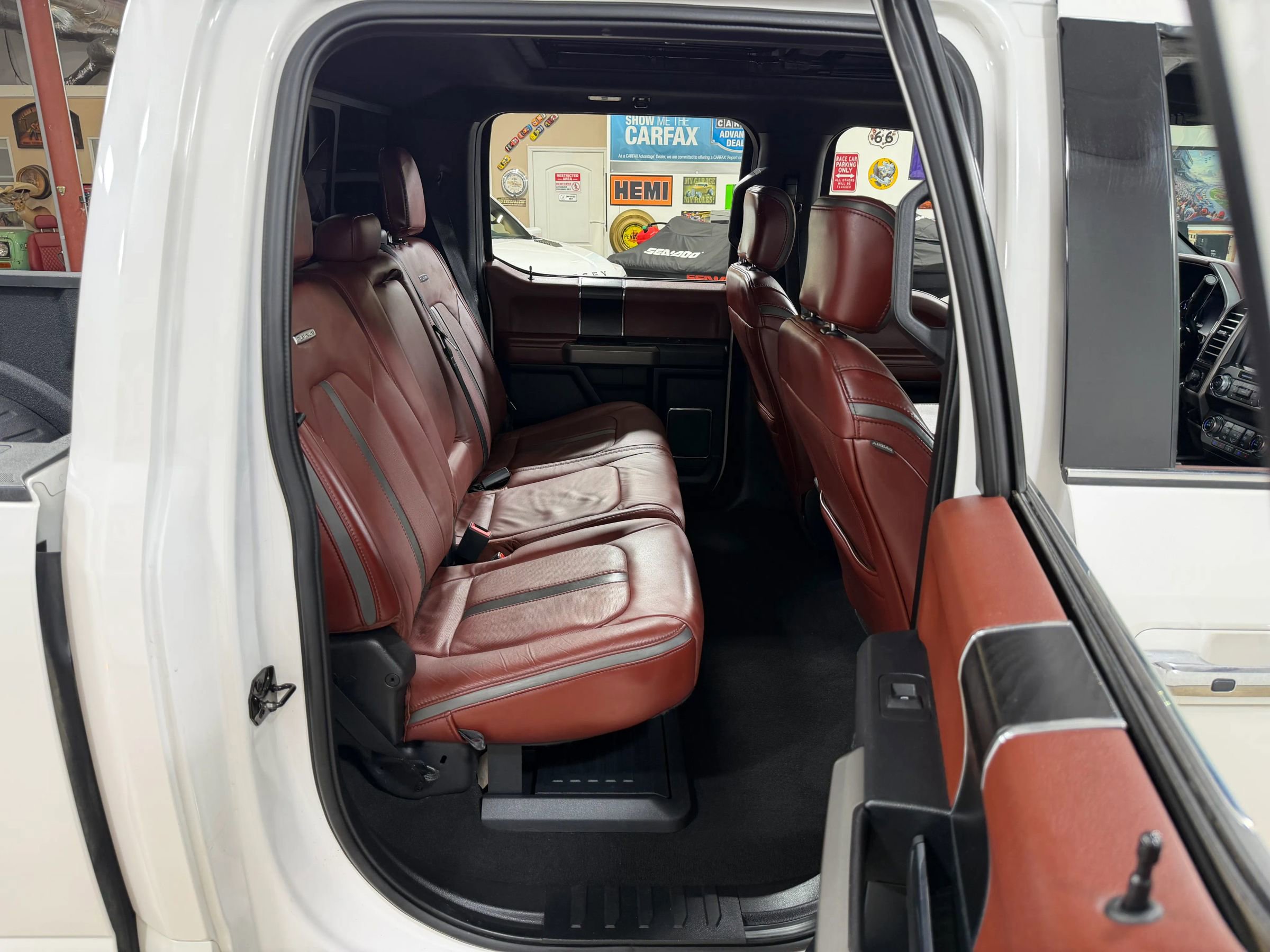 Used 2019 Ford F350 Platinum w/ Platinum Ultimate Package AWD/4WD image 17