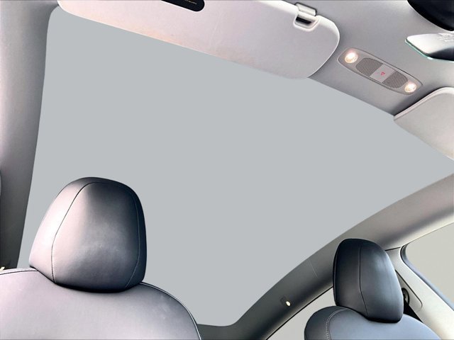 Used 2020 Tesla Model Y Long Range image 17