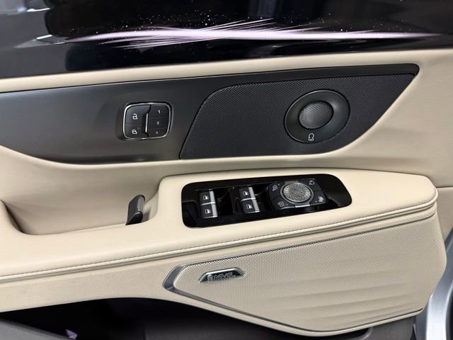 Used 2025 Lincoln Nautilus Premier w/ Equipment Group 102A image 15