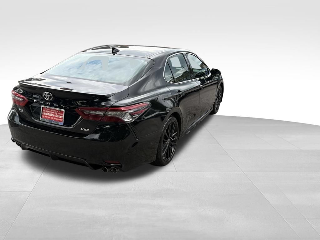 Used 2024 Toyota Camry XSE FWD image 7