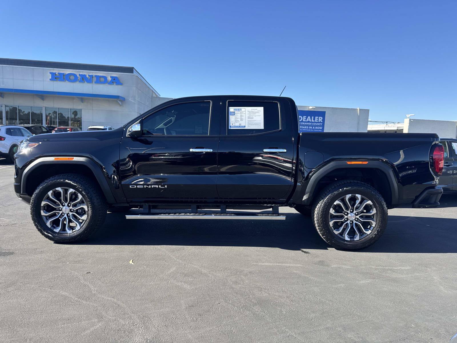 Used 2026 GMC Canyon Denali AWD/4WD image 2