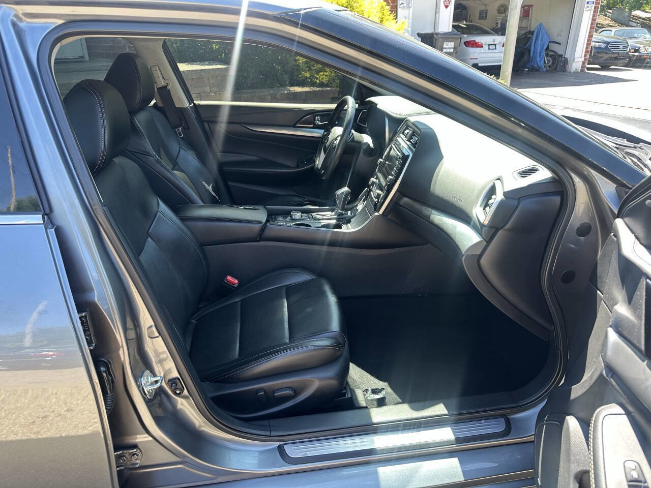 Used 2020 Nissan Maxima 3.5 SV w/ Floor Mat Group FWD image 24