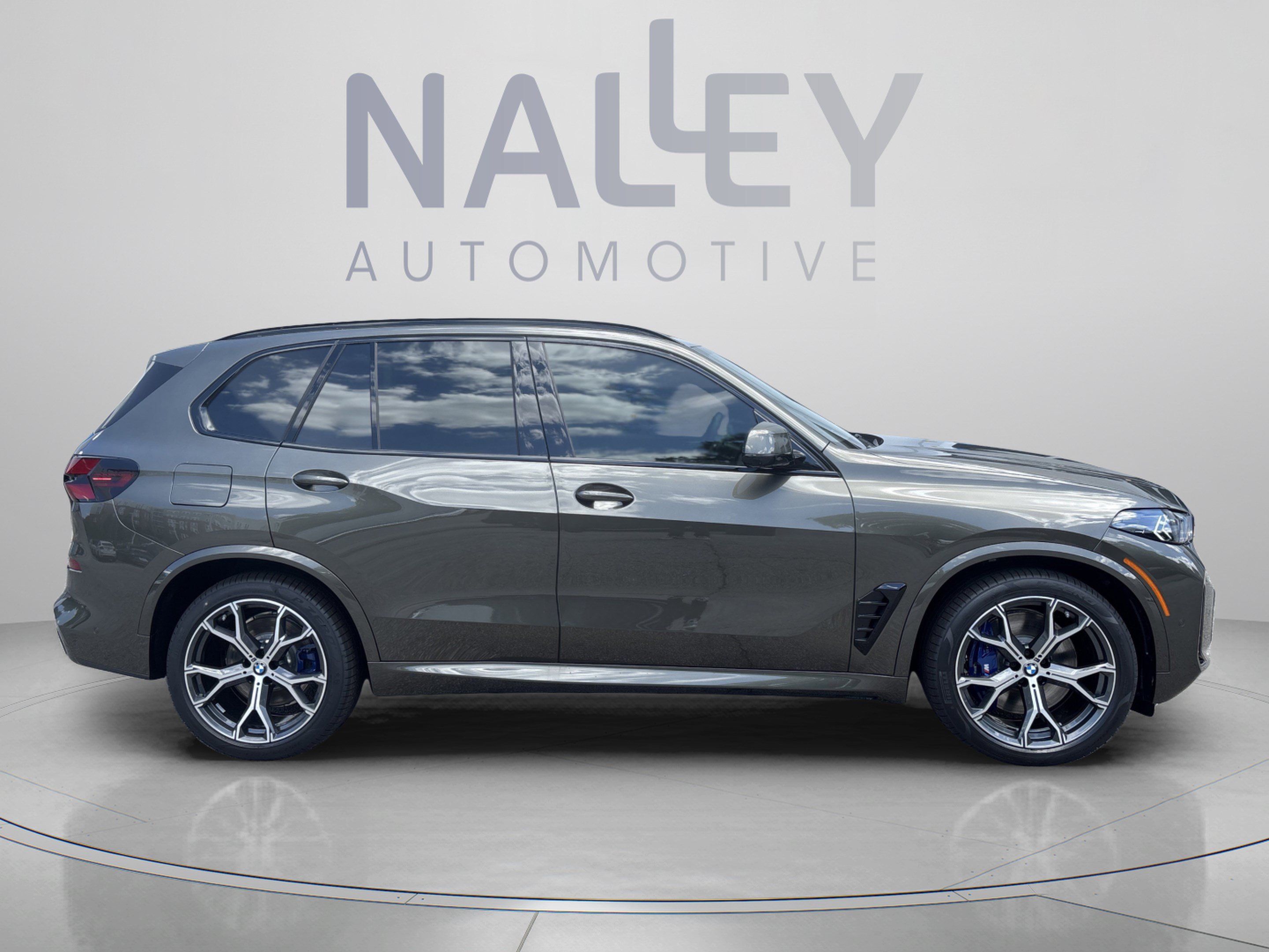 New 2026 BMW X5 xDrive50e w/ Executive Package AWD/4WD image 3
