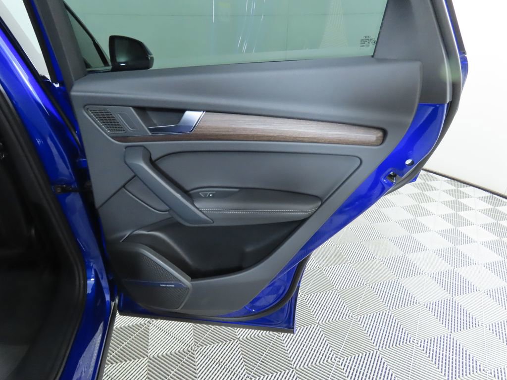 Used 2025 Audi Q5 e Premium Plus w/ Premium Plus Package image 29