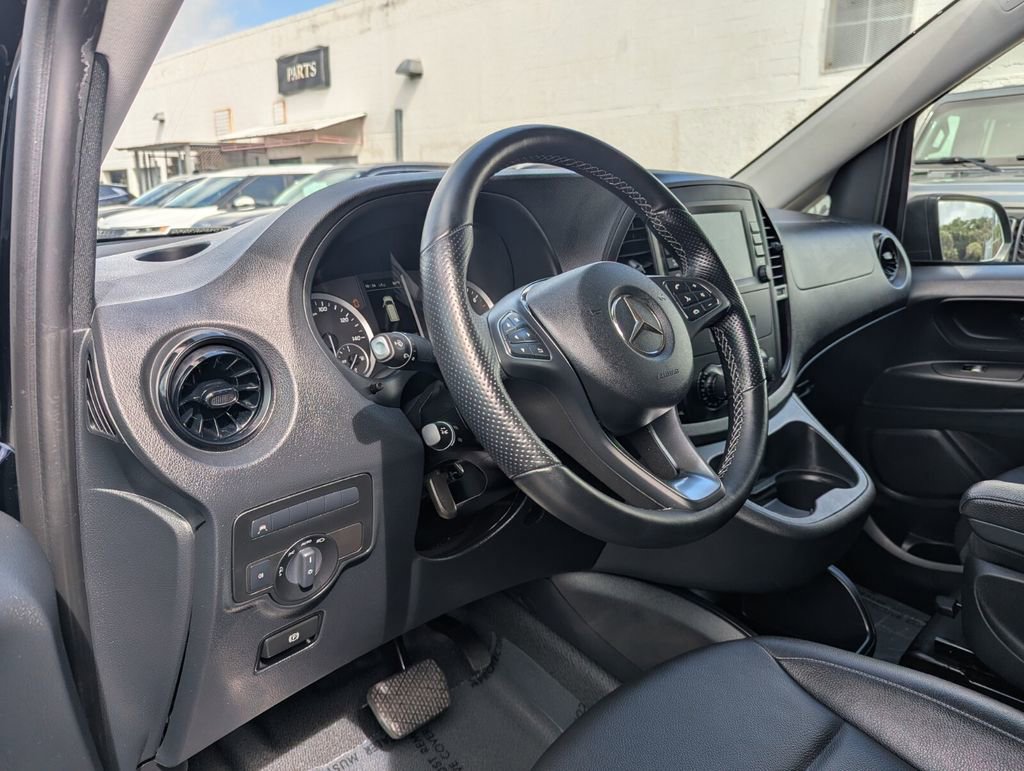 Used 2022 Mercedes-Benz Metris image 11
