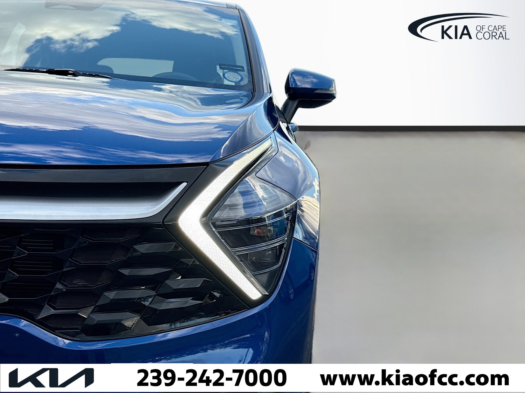 Used 2025 Kia Sportage EX image 9