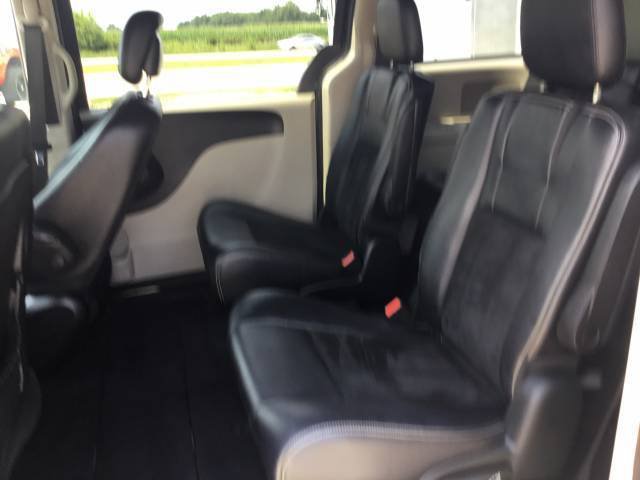 Used 2018 Dodge Grand Caravan SXT FWD image 12