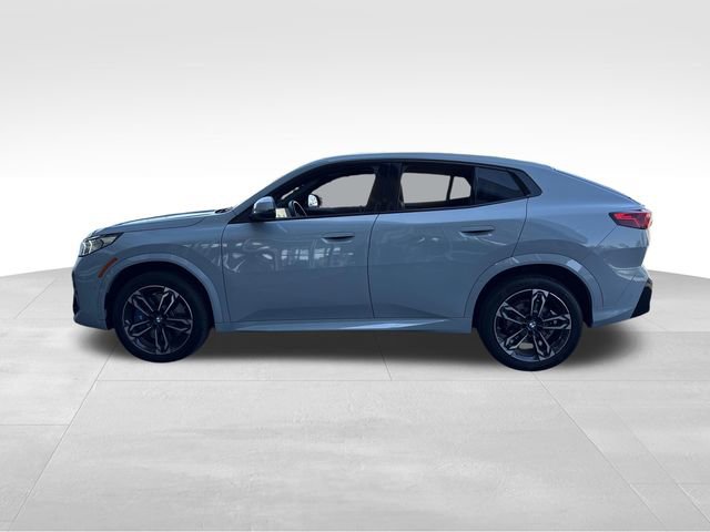 Used 2025 BMW X2 xDrive28i AWD/4WD image 4